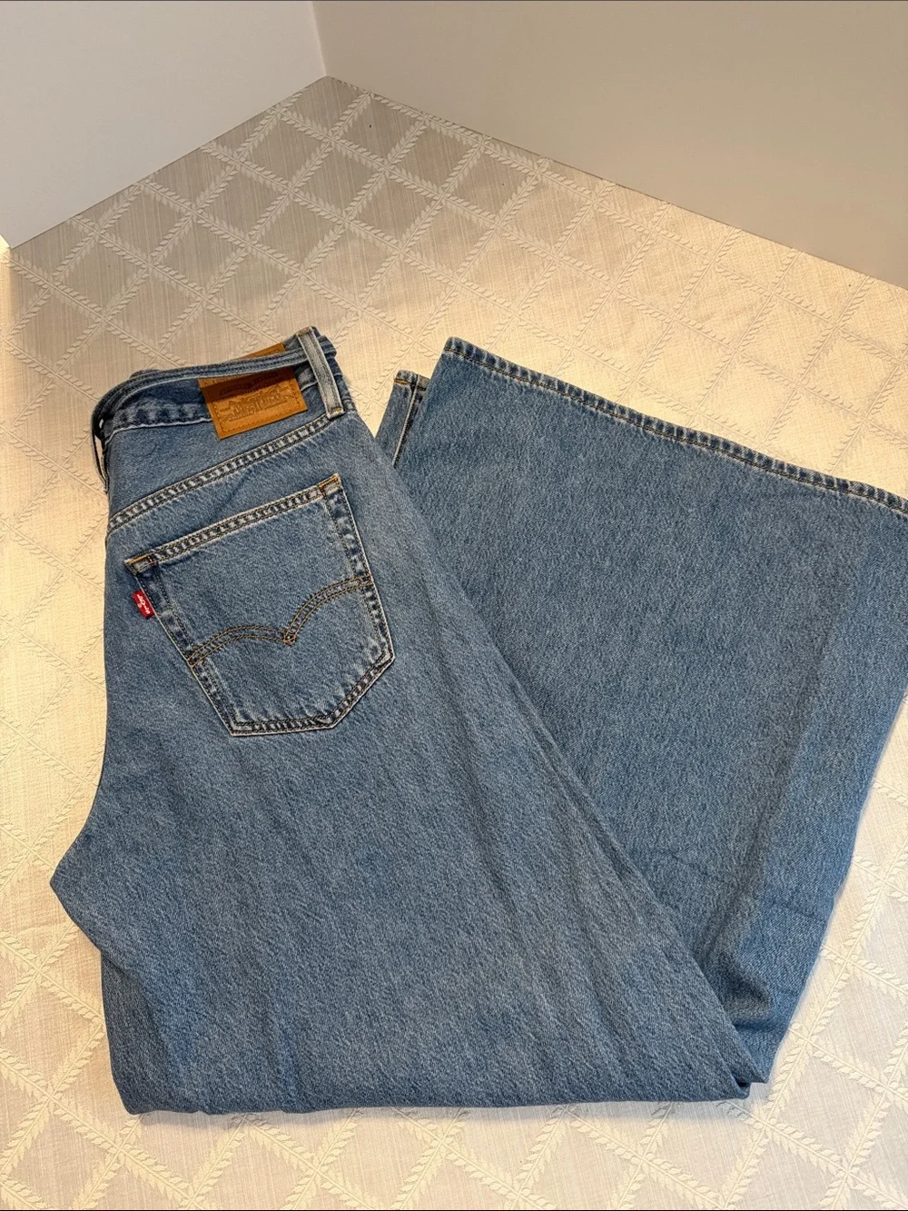 LEVIS XL Superwide Women's Jeans in Medium Blue - Picture 5 of 5